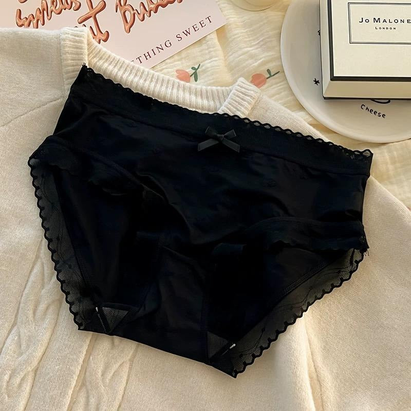 QS Lace-trimmed Briefs (4 Packs)