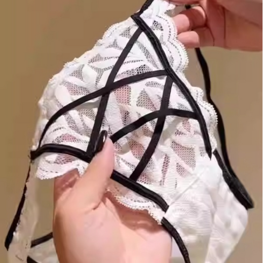 QS Cross-strap Lace Briefs (4 Packs)