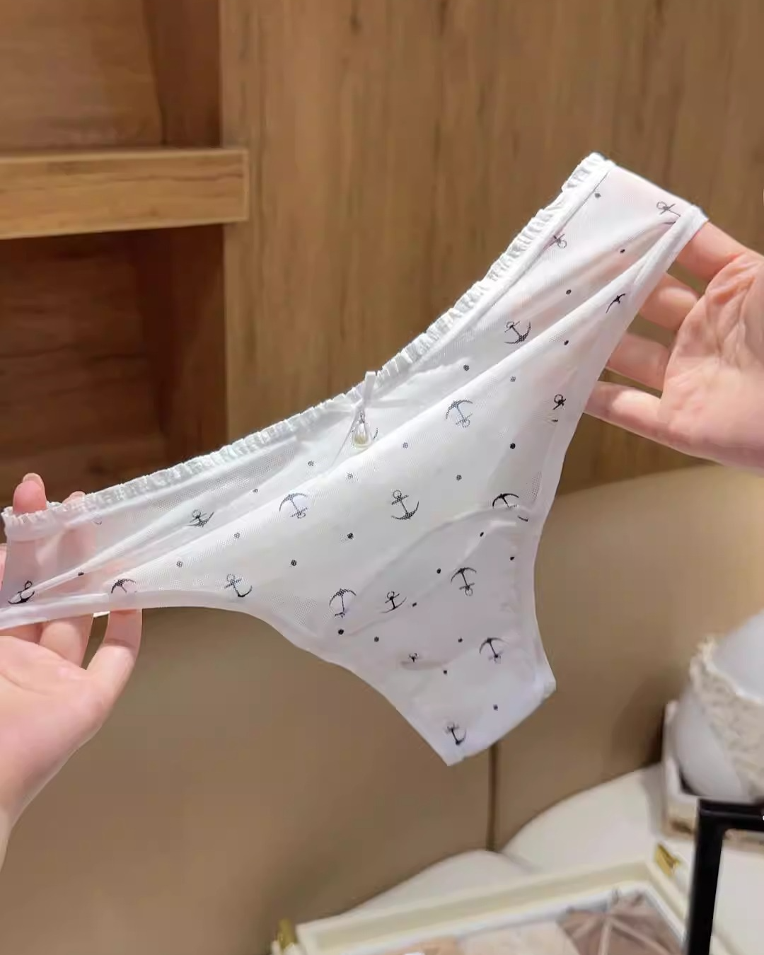 QS Low-rise Pearl Pendant Briefs (4 Packs)