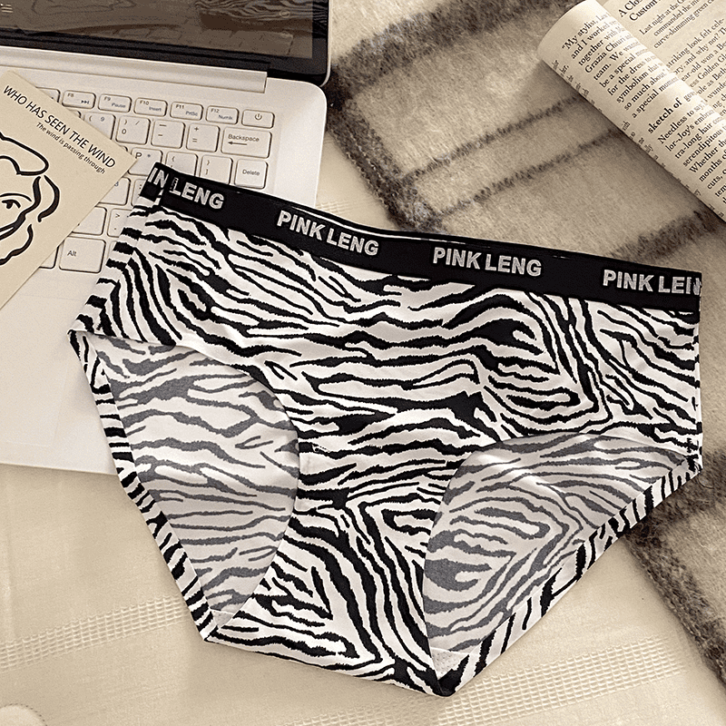 SZ Women Bold Leopard Print Briefs