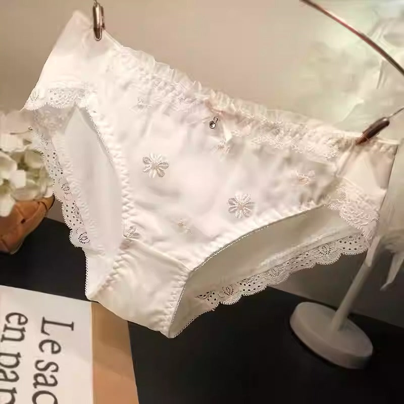 QS Daisy Embroidered Panties (4 Packs)