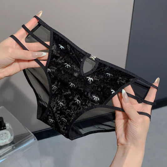 QS French-style Velvet Openwork Briefs (4 Packs)