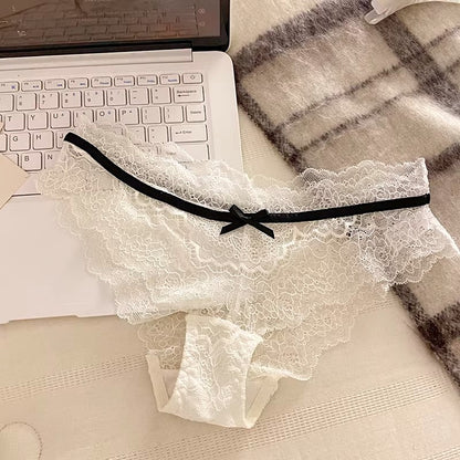 QS Contrasting-Color Lace Panties