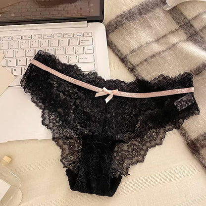 QS Contrasting-Color Lace Panties