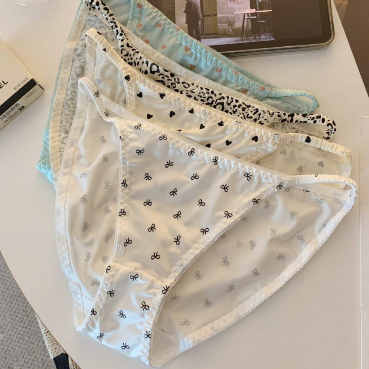 QS High-slit Satin Print Briefs (4 Packs)