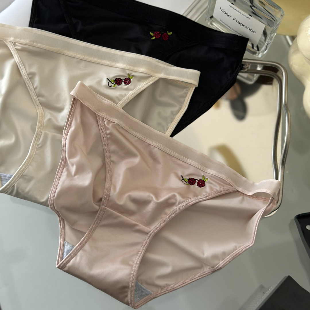 QS Embroidered Rose Briefs (4 Packs)