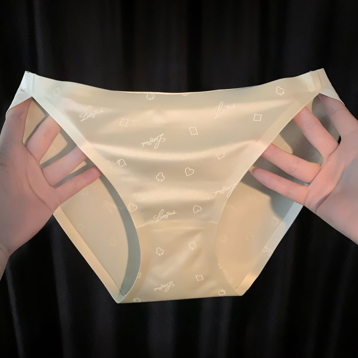 ZD Seamless Poker Print Luxury Briefs