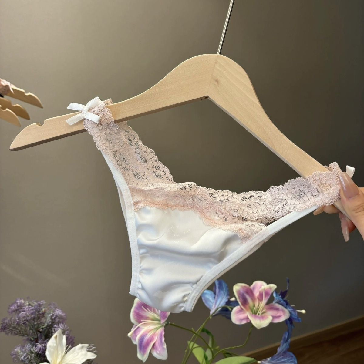 ZD Lace Crisscross Thong