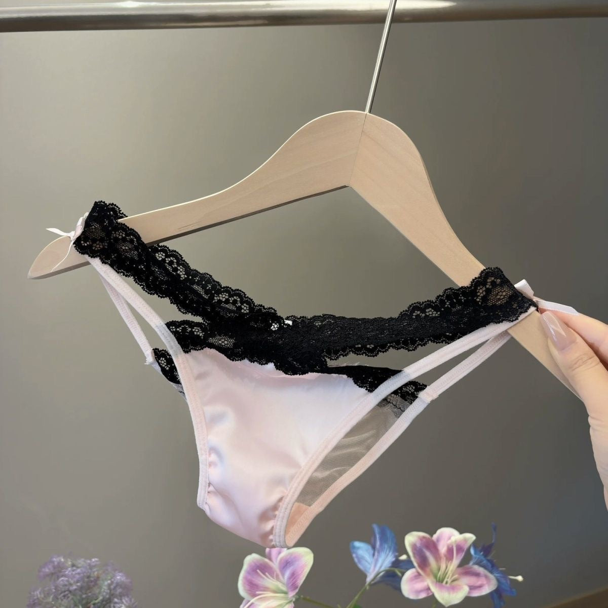 ZD Lace Crisscross Thong