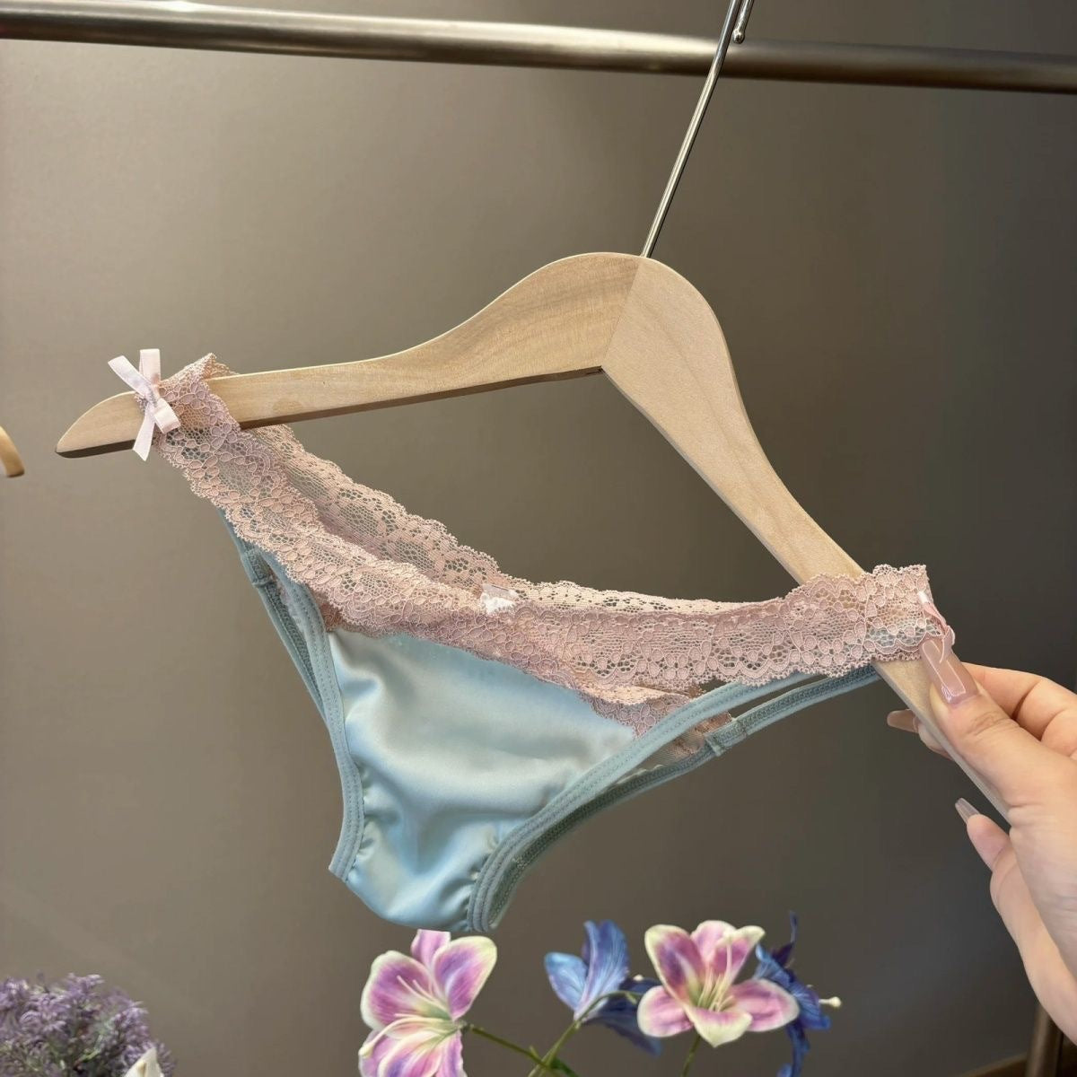 ZD Lace Crisscross Thong