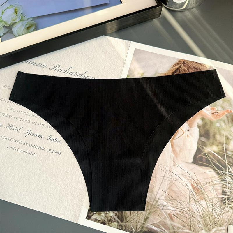 Thin Vertical Stripe Ice Silk Seamless One-Piece Low-Rise Briefs