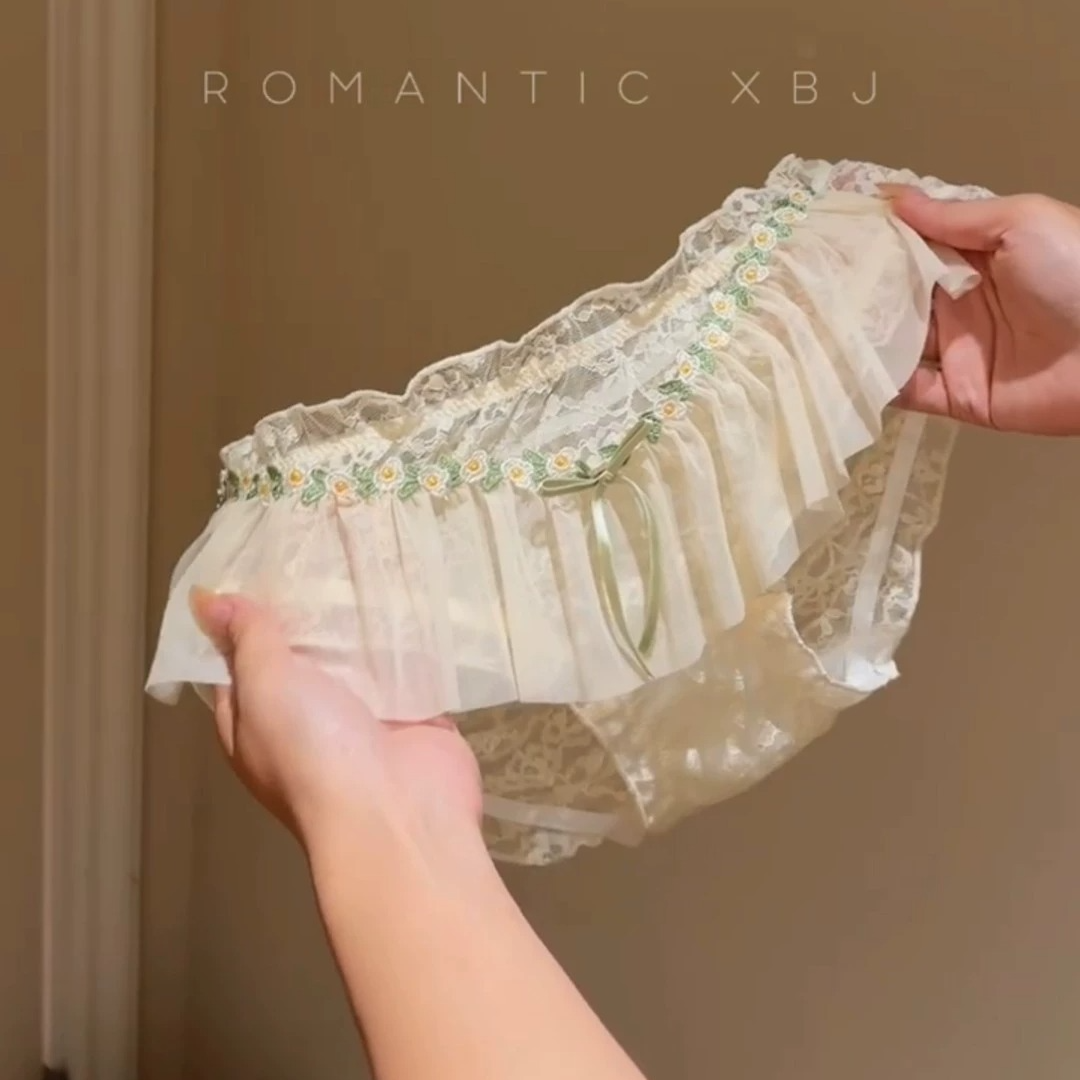 QS Ruffled Daisy Lace Panties